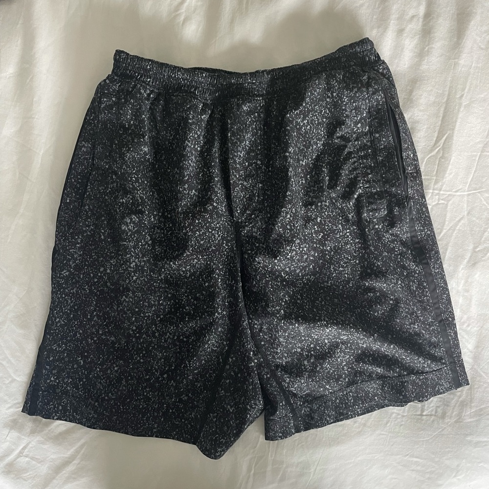 Lululemon Mens Large Shorts with liner